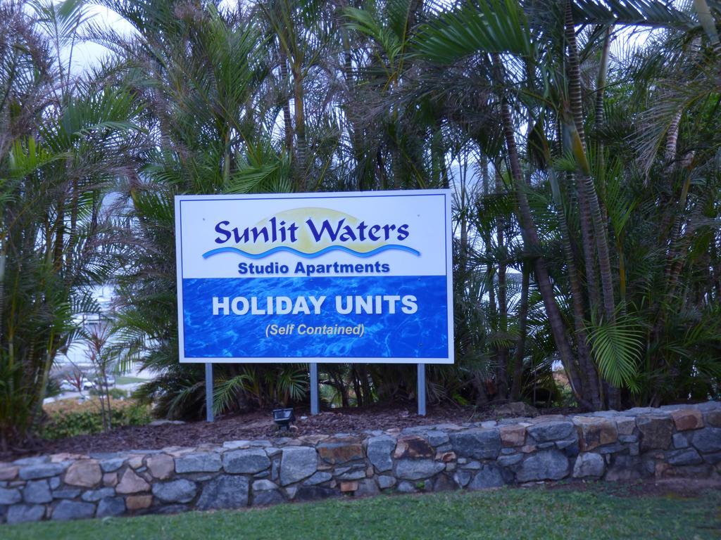Sunlit Waters Studio Apartments Airlie Beach Exterior photo