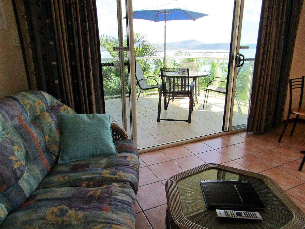 Sunlit Waters Studio Apartments Airlie Beach Exterior photo