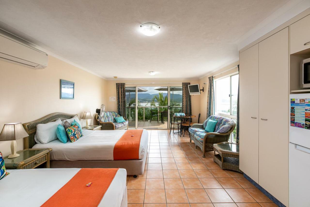 Sunlit Waters Studio Apartments Airlie Beach Exterior photo