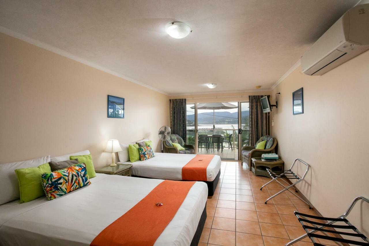 Sunlit Waters Studio Apartments Airlie Beach Exterior photo