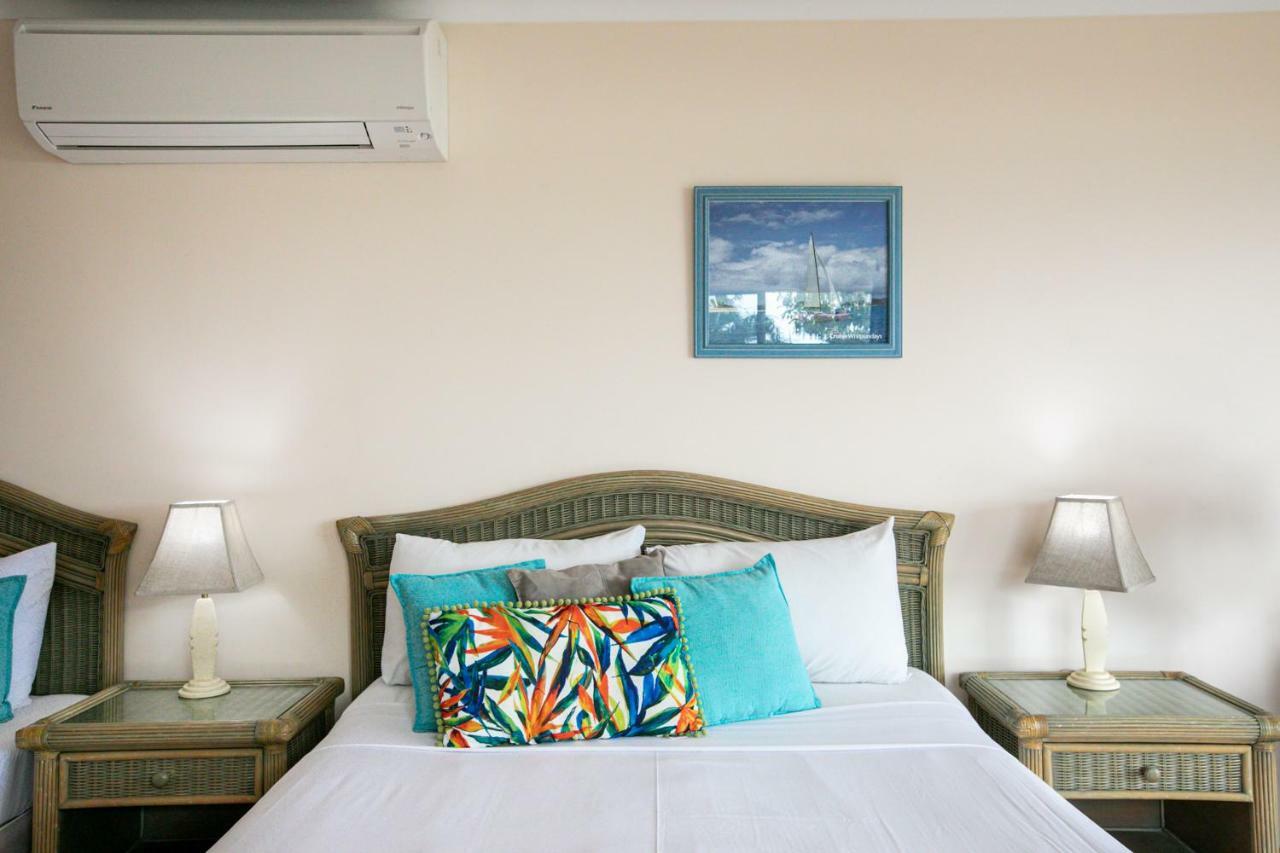Sunlit Waters Studio Apartments Airlie Beach Exterior photo