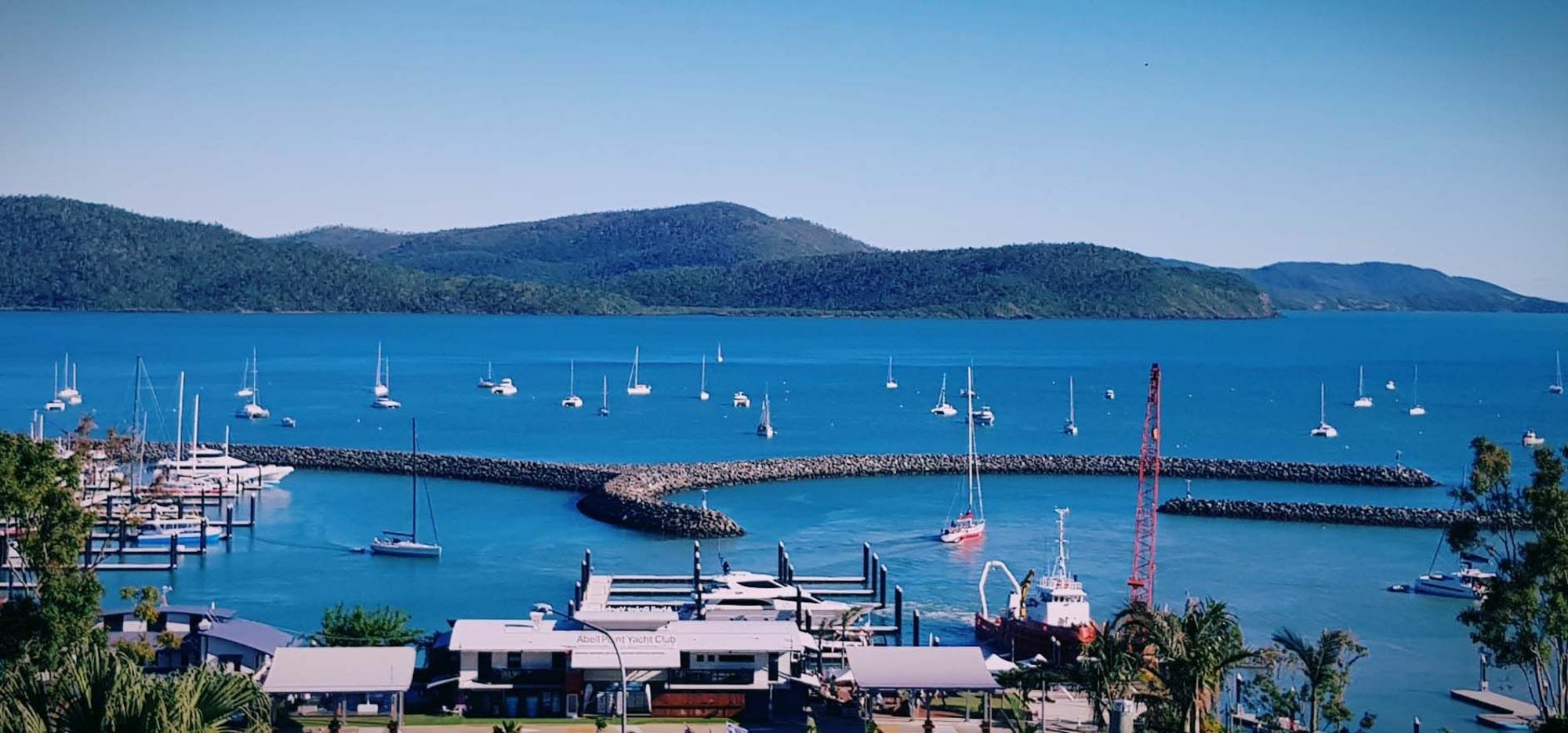 Sunlit Waters Studio Apartments Airlie Beach Exterior photo